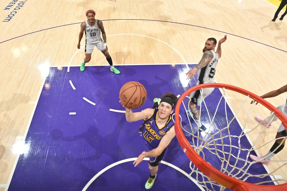 他并非传统 他并非传统