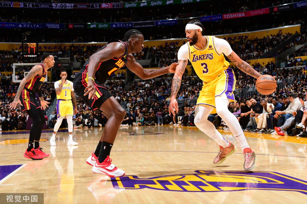 他的缺席并 他的缺席并