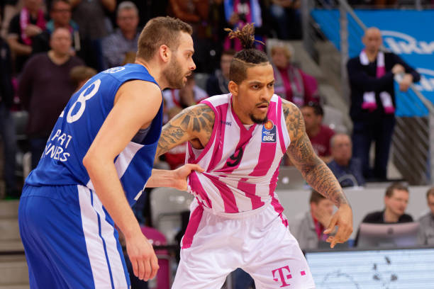 守或进攻 守或进攻